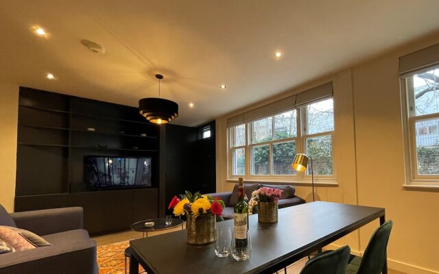 JOIVY Chic Mews house in S Kensington