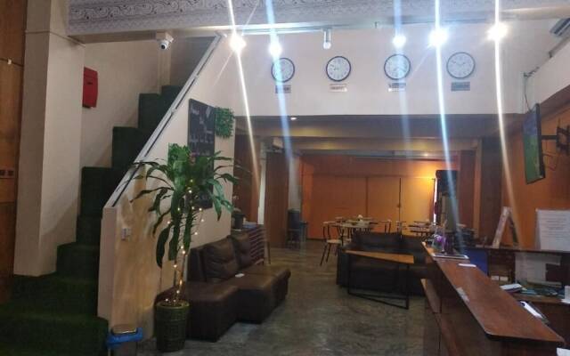 Amico Del Myanmar - Hostel