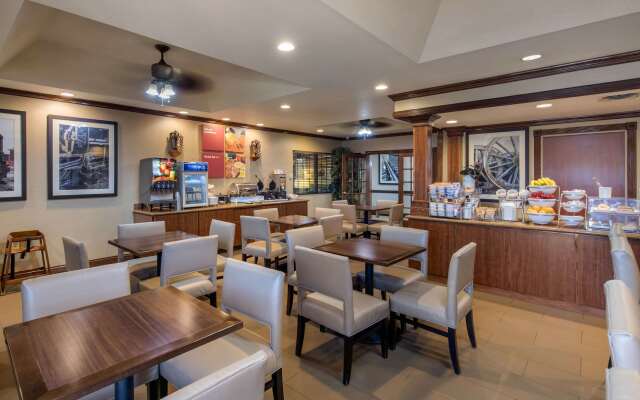 Comfort Suites Marshall