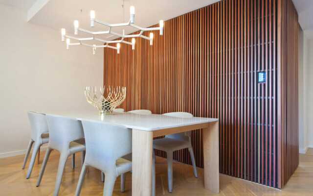 2 Bed Sydney Executive Apt Close To City