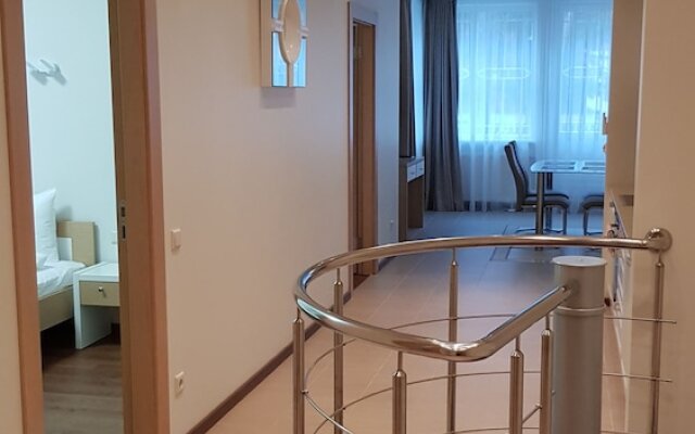 Black Pearl Apartments