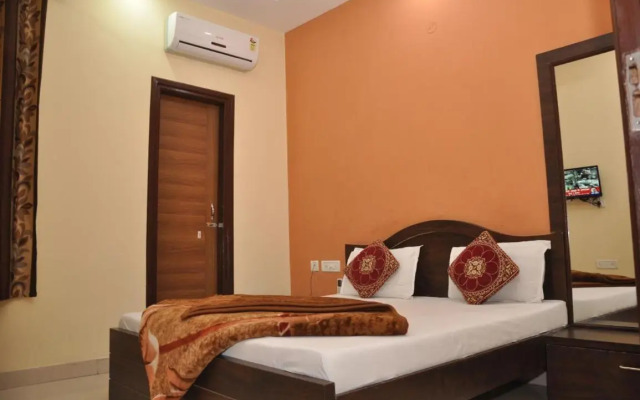 Hotel M City