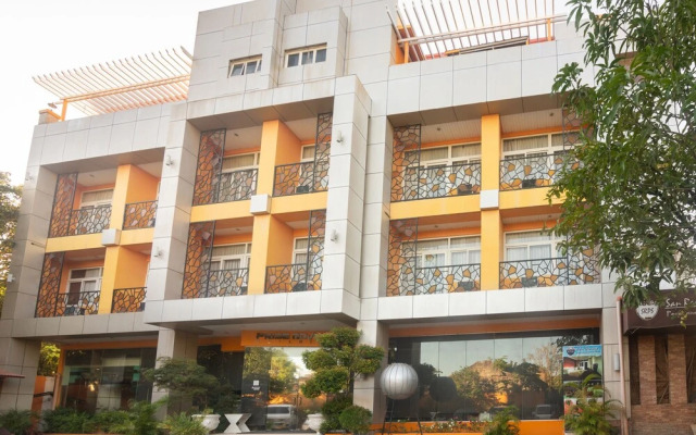 Oyo 159 San Remigio Pensionne Suites