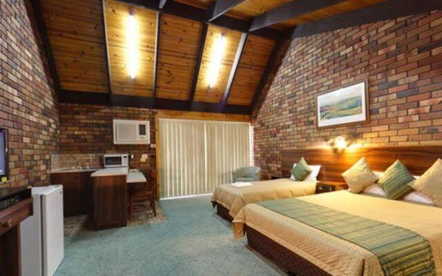 Belvoir Village Motel & Apartments