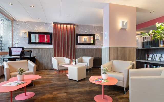 Chromatics Hotel & Restaurant The Hill Club by happyculture