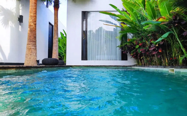 Oyo 2135 Escotel Jalak Guest House
