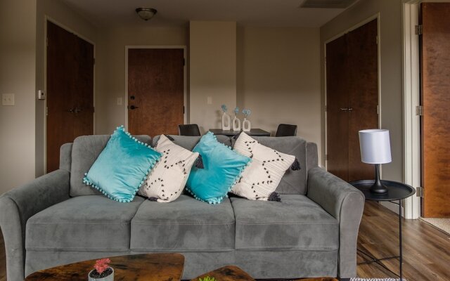 2 BR Weston Apt by Frontdesk