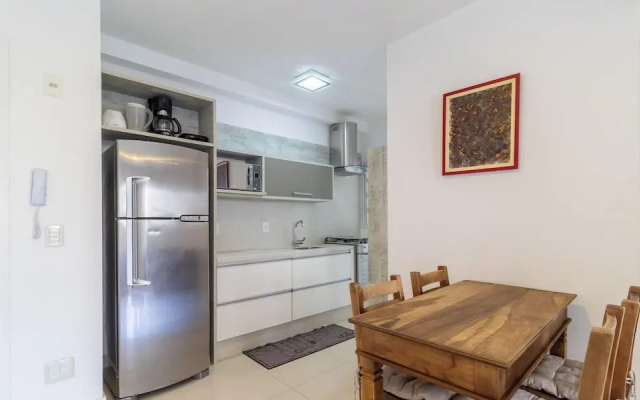 Apart w/ Barbecue in Condominium With Pool Bri0102