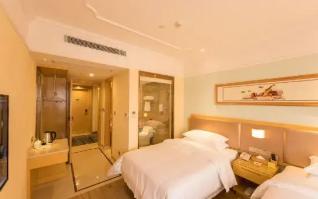 Vienna 3 Best Hotel (Shanghai Meilan Lake Luonan Xincun Subway Station)
