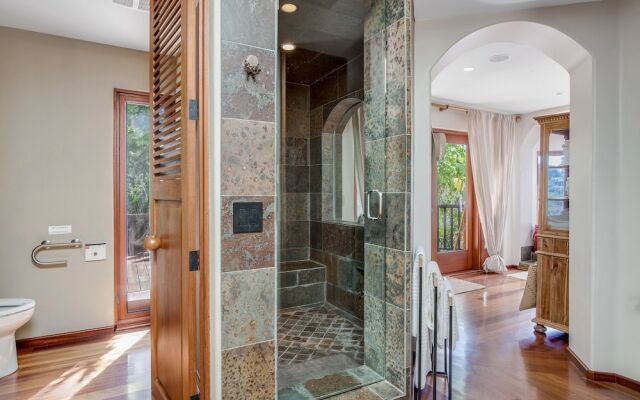1633 La Jolla - 4 Br Home