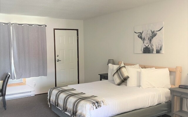 Christina Lake Motel and RV Park