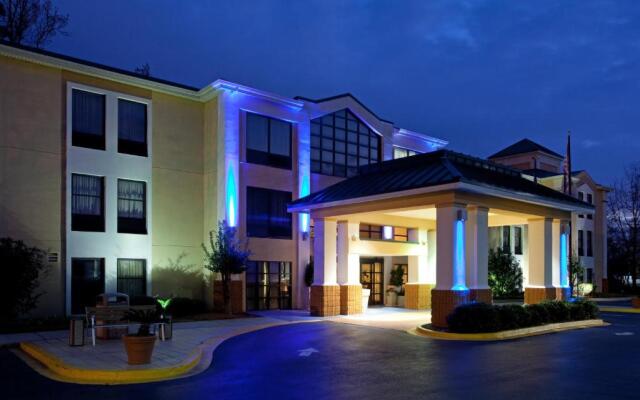 Lexington Inn and Suites