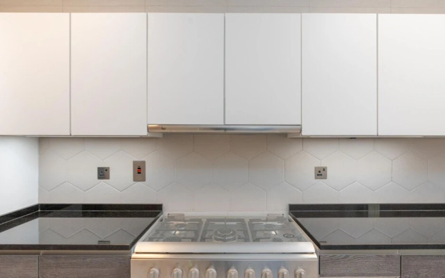 Dream Inn - Bahwan Tower