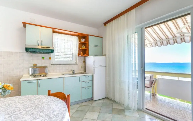 Apartments in House Liveric, in Vir at the Beach