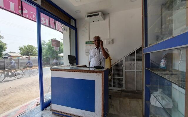 Oyo 38664 Rt Residency