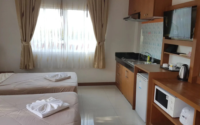 Green Harbor Hotel & Service Apartment
