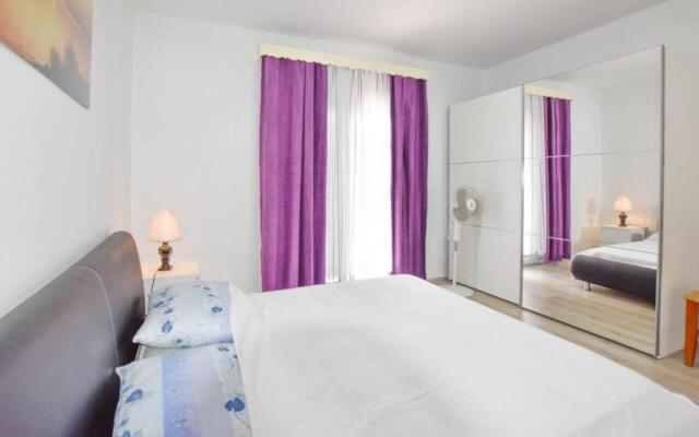 Apartment Dama-10m from beach