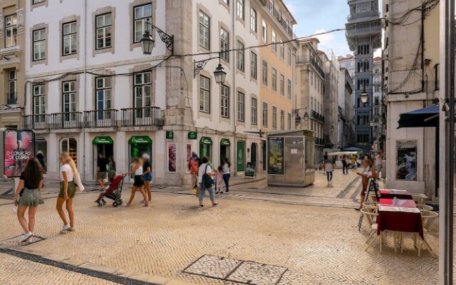 Santa Justa Prime Location