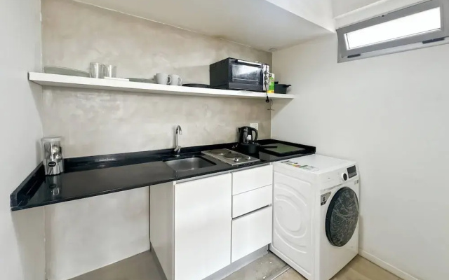 Comfortable Studio With Balcony and Excellent Location