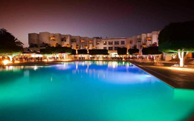 Hotel Les Pyramides