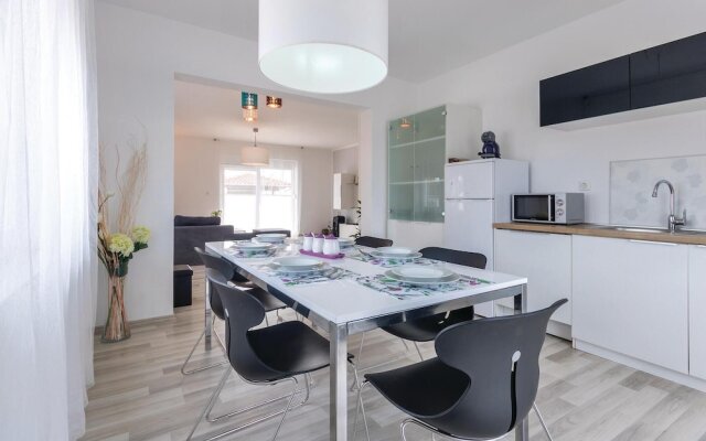 Amazing Home in Pula With Wifi and 4 Bedrooms