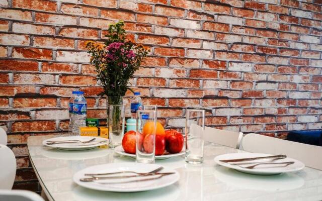 *Ha Long Homestay @ Sunrise Apartment- 4 BR
