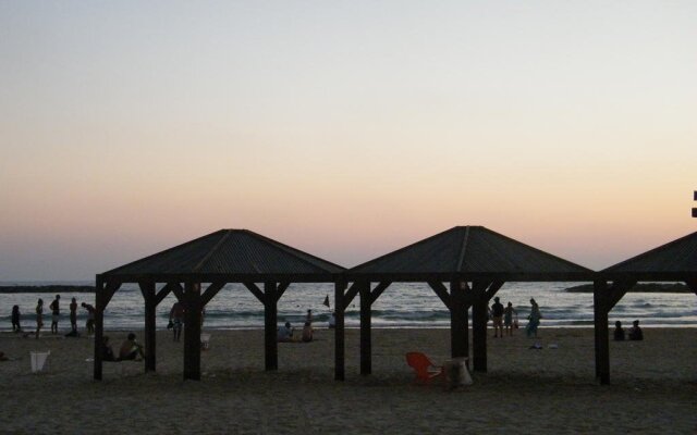 The Sea Apartments Tel Aviv by different locations