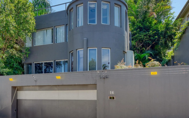 Private Studio flatlet, Uncapped Wifi, Netflix,Full DSTV