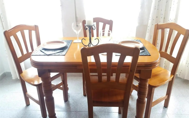 AMAZING SUNNY FLAT WITH BALCONY POOL two MINS FROM THE BEACH