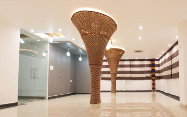 OYO Flagship 23530 Smriti Star Hotel