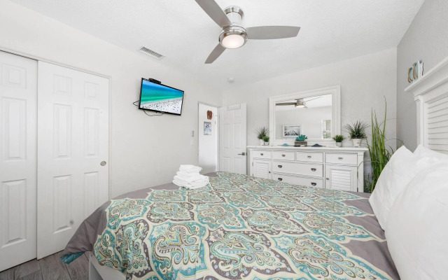 Sun and Sea by Beachside Management