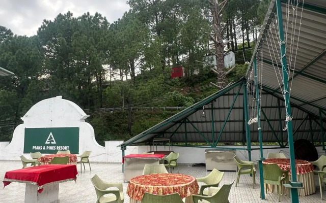 Peaks And Pines Resort