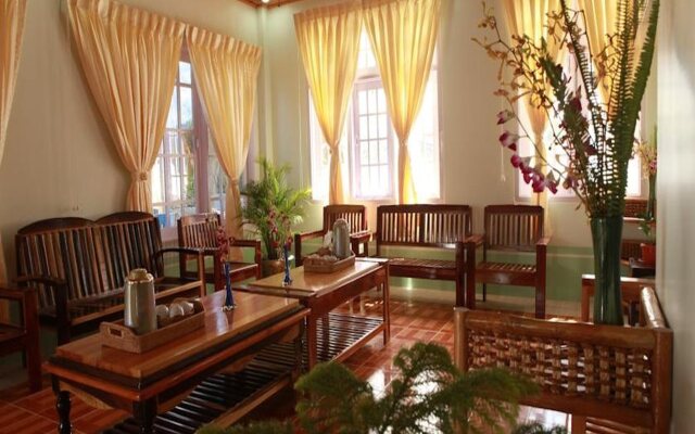Pine Breeze Hotel