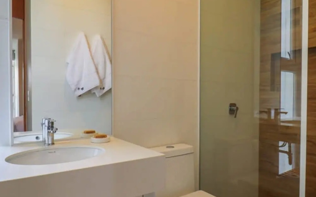 w Modern 4BR Villa With Private Pool in Paracas