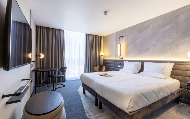 Novotel Liverpool Paddington Village - Image 3