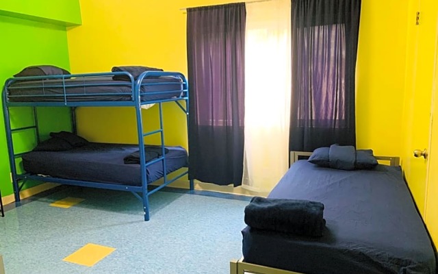 Banana Bungalow West Hollywood Hotel & Hostel