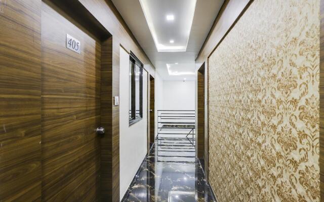 OYO VAD159 Hotel Grand
