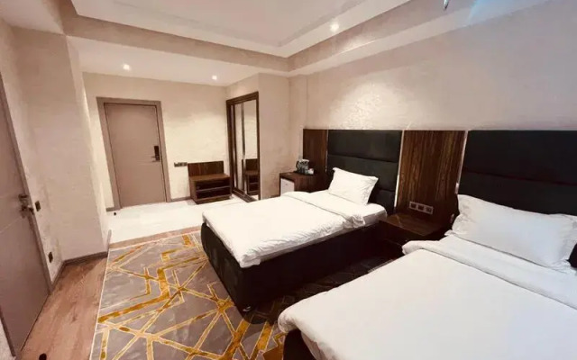 Hotel Ayni