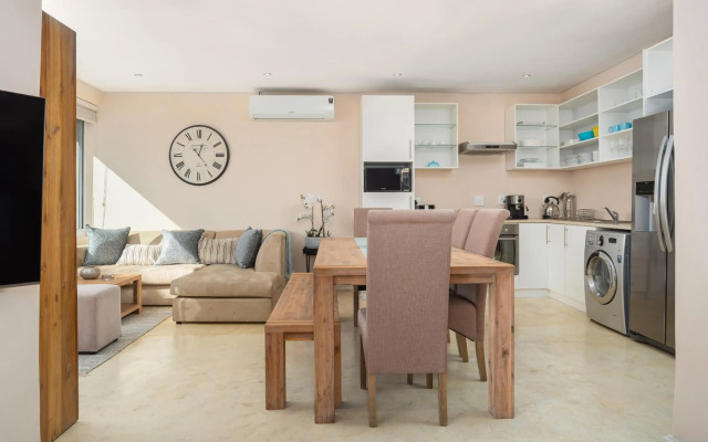 Devonshire Apartment