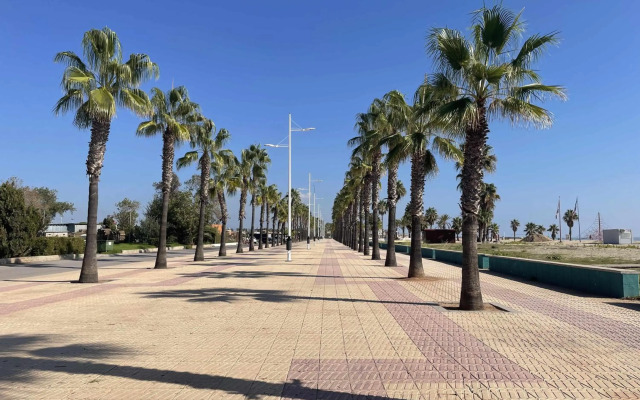 Apart Port Arenal con terraza y piscina