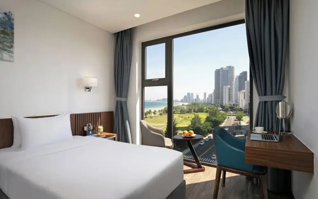 Mangata Beachfront Hotel