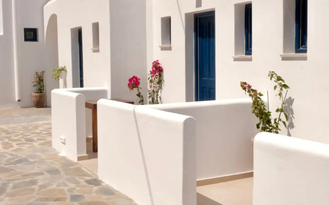 Cycladic Charm
