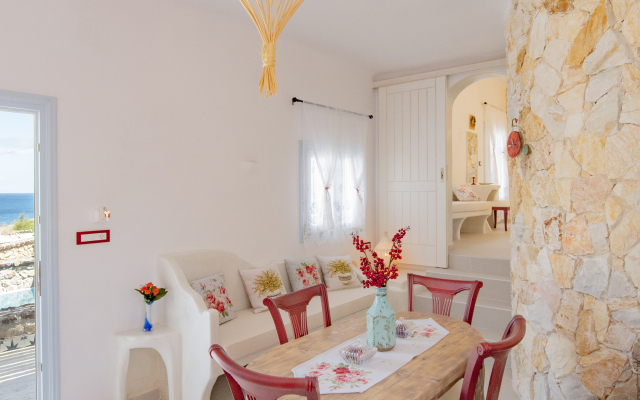 Starlight Luxury Seaside Villa & Suites