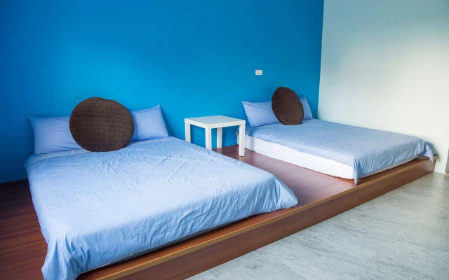 Country Lane Hostel