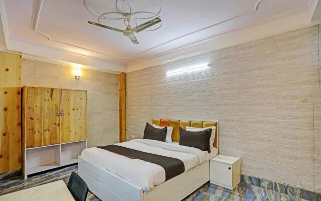 Umen Hotel Sector 66