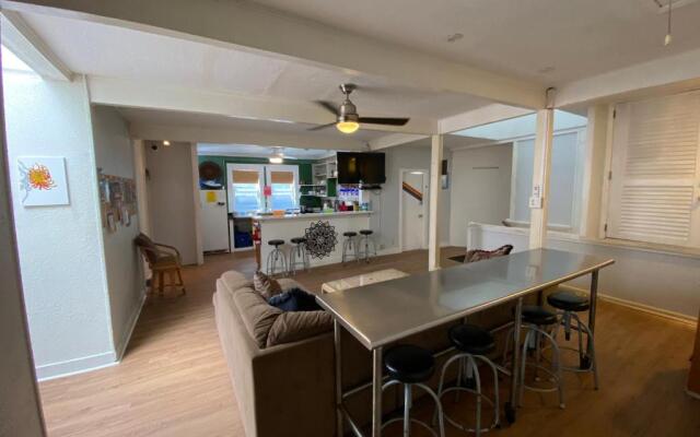 Howzit Hostels