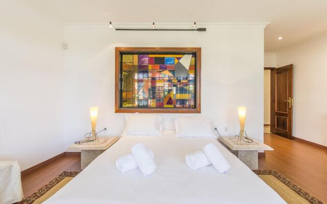 Villa Maia (AL) in Corroios