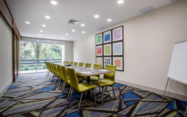 Holiday Inn Express And Suites Deland South by IHG
