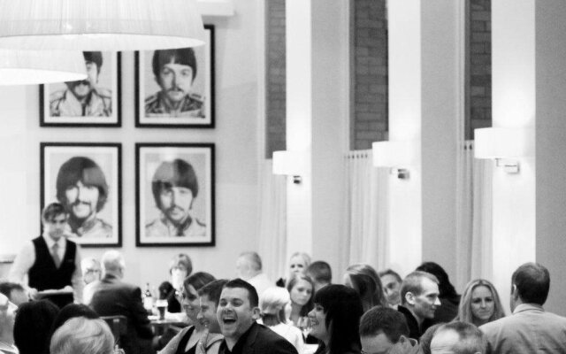 Hard Days Night Hotel