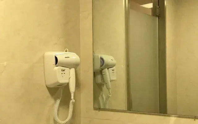 Yin Si Dun Business Hotel